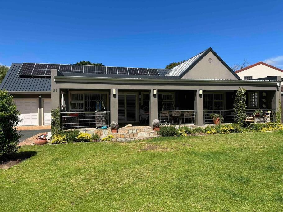 Solar Entertainers Dream On Constantia Wineroute *