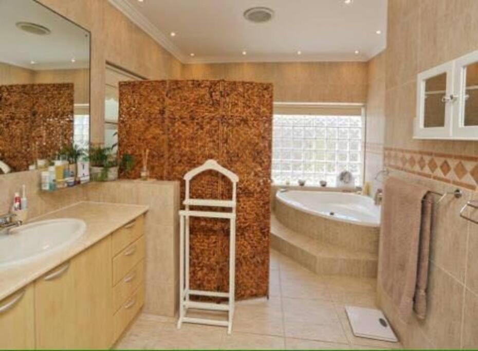 Holiday home Solar Entertainers Dream On Constantia Wineroute