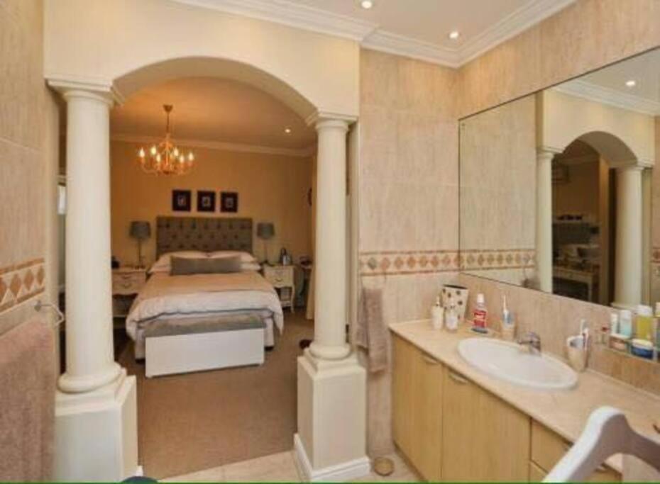 Solar Entertainers Dream On Constantia Wineroute Holiday home